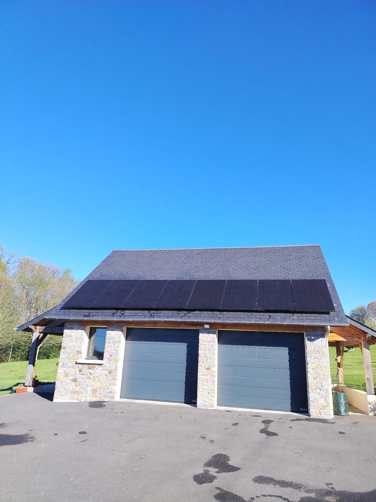 Panneau voltaïque après nettoyage par Éloé Services